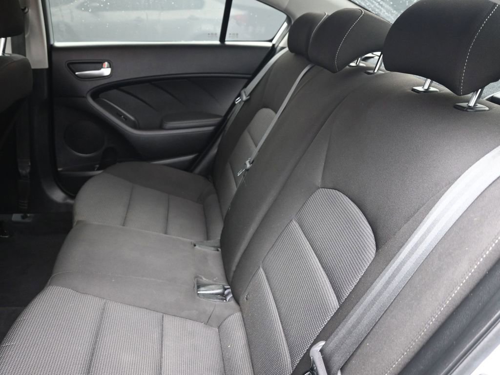 Used 2017 Kia Forte LX image 21
