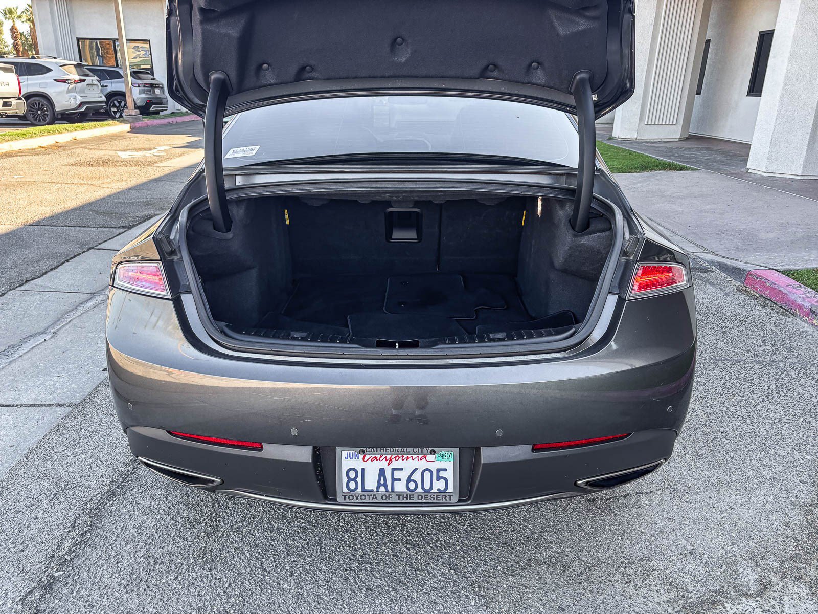 Used 2019 Lincoln MKZ Reserve FWD image 13