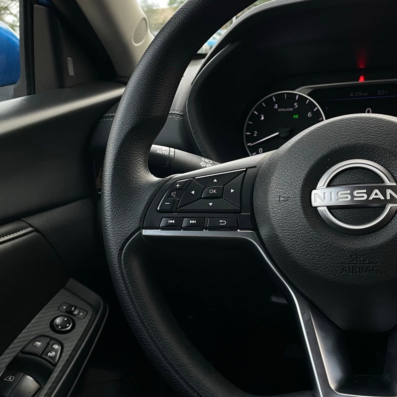Used 2024 Nissan Sentra SV FWD image 14
