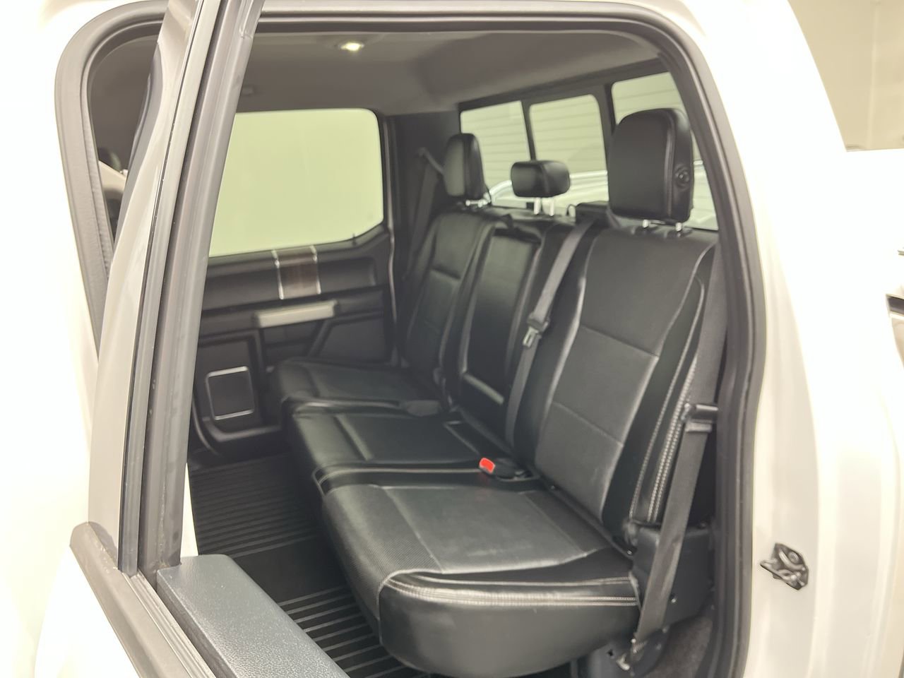 Used 2015 Ford F150 Lariat w/ Equipment Group 502A Luxury AWD/4WD image 12