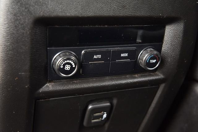 Used 2018 Chevrolet Traverse LT image 23