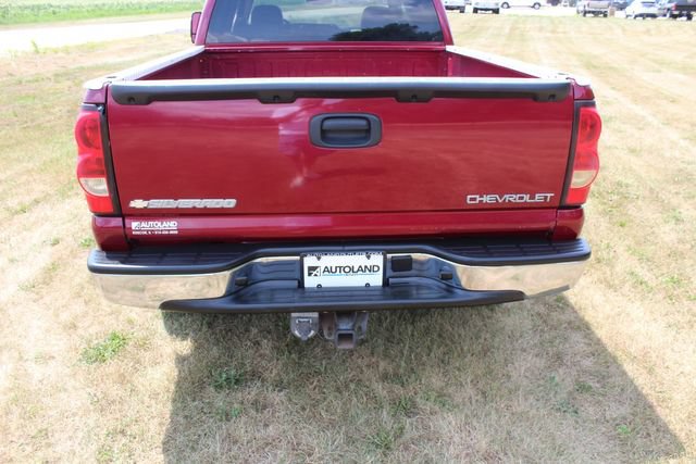 Used 2004 Chevrolet Silverado 2500 LT AWD/4WD image 9