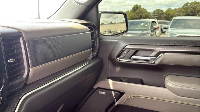 Used 2022 Chevrolet Silverado 1500 ZR2 w/ Technology Package AWD/4WD image 18
