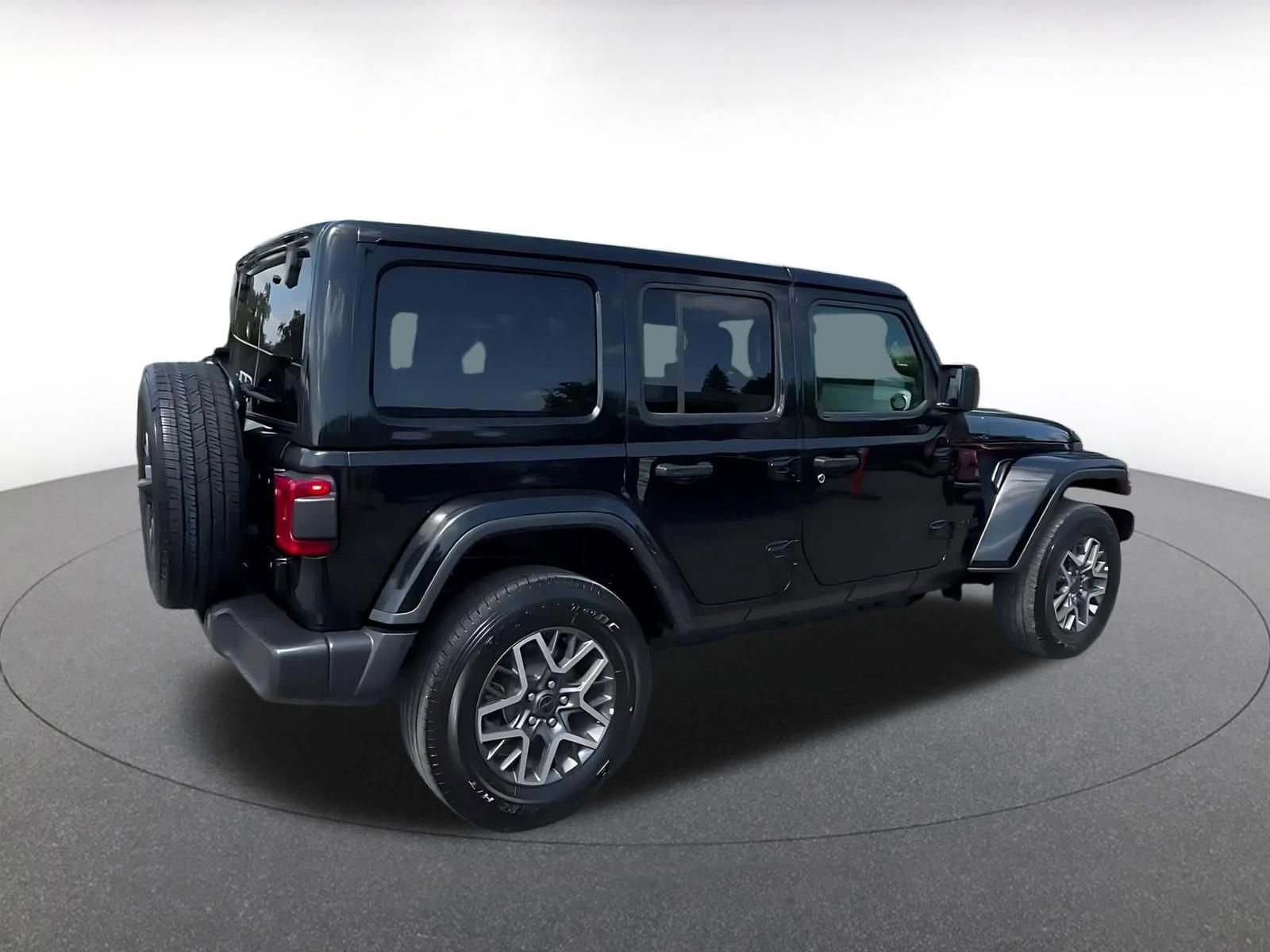 Used 2025 Jeep Wrangler Unlimited Sahara AWD/4WD image 14