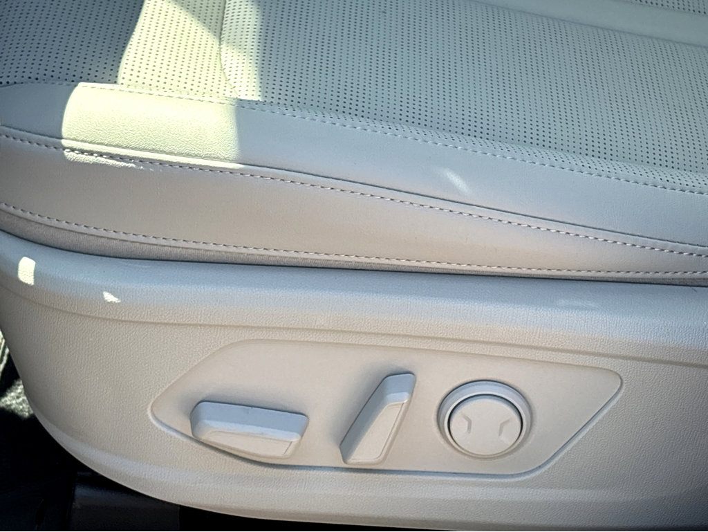 Used 2024 Kia Sorento EX w/ Panoramic Sunroof Package image 23