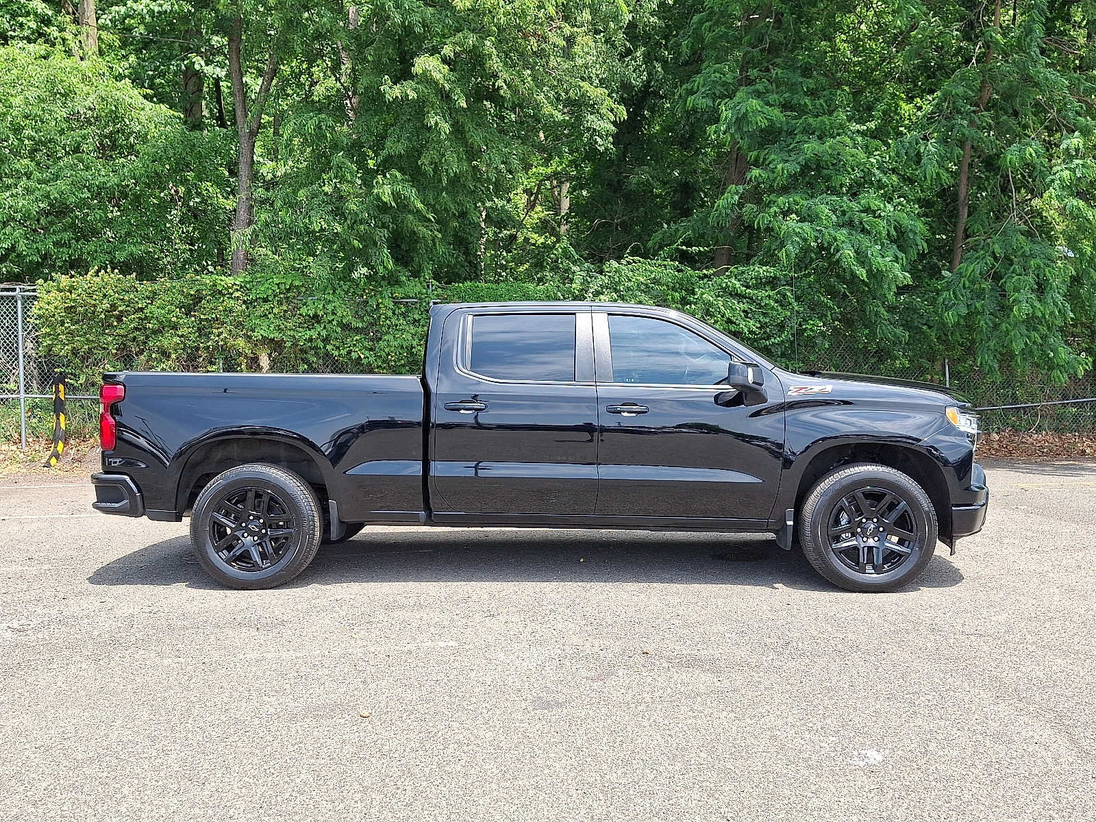 Used 2023 Chevrolet Silverado 1500 RST AWD/4WD image 8