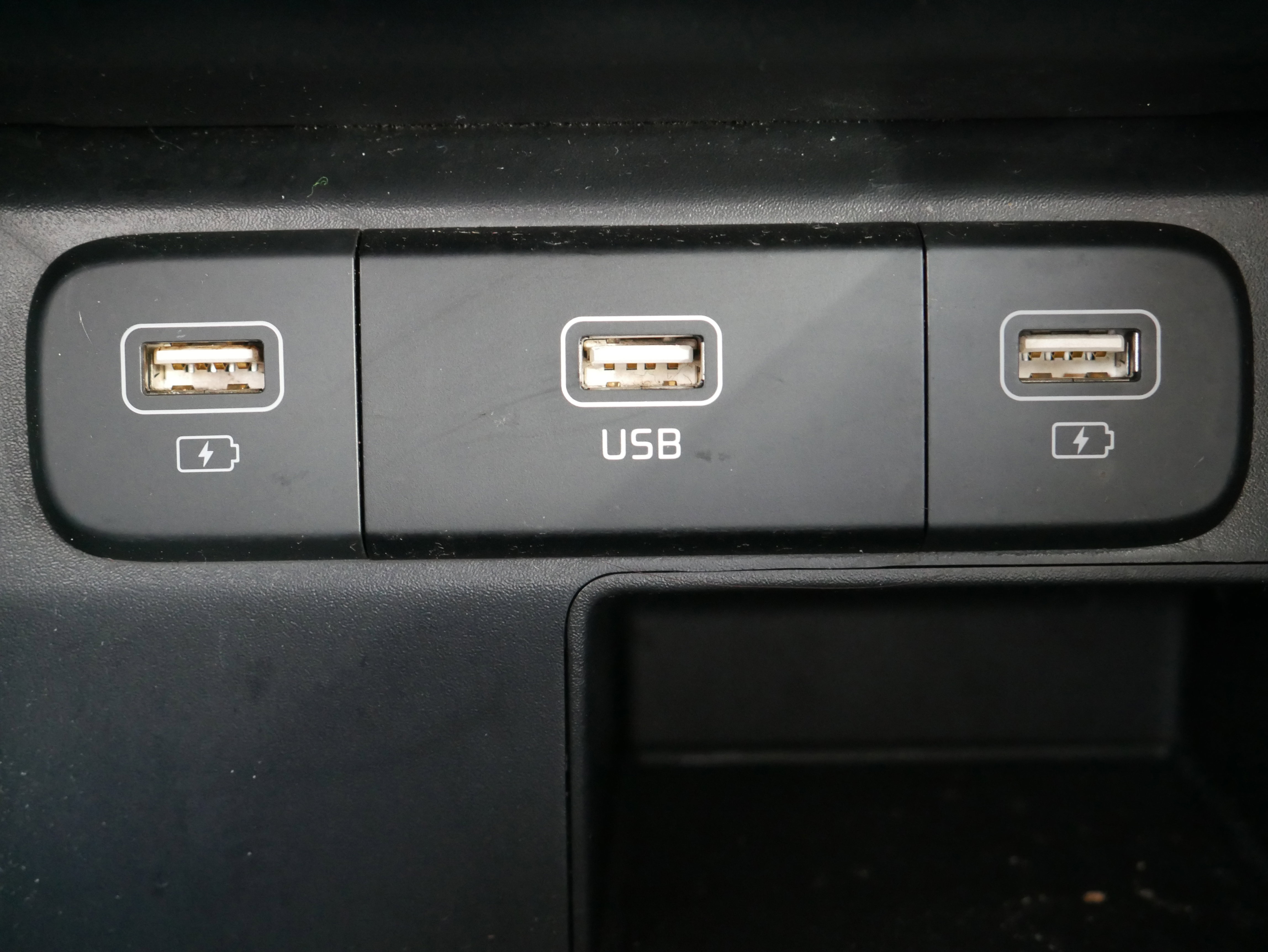 Used 2023 Kia Sorento LX image 20