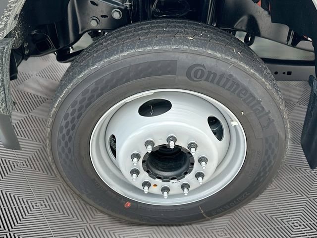 New 2025 Ford F450 XL w/ XL Chrome Package image 17