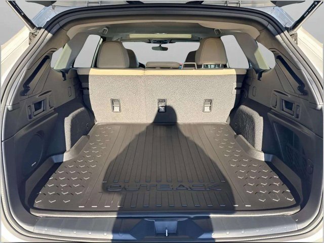 Certified 2025 Subaru Outback Limited image 6