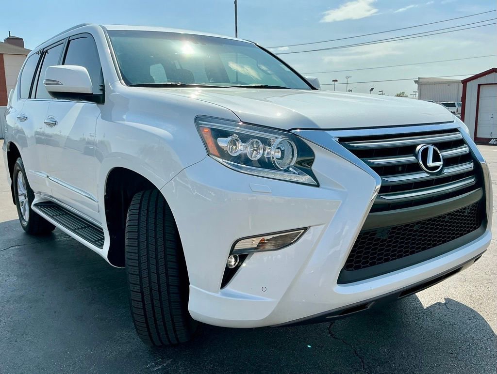 Used 2017 Lexus GX 460 Premium image 2