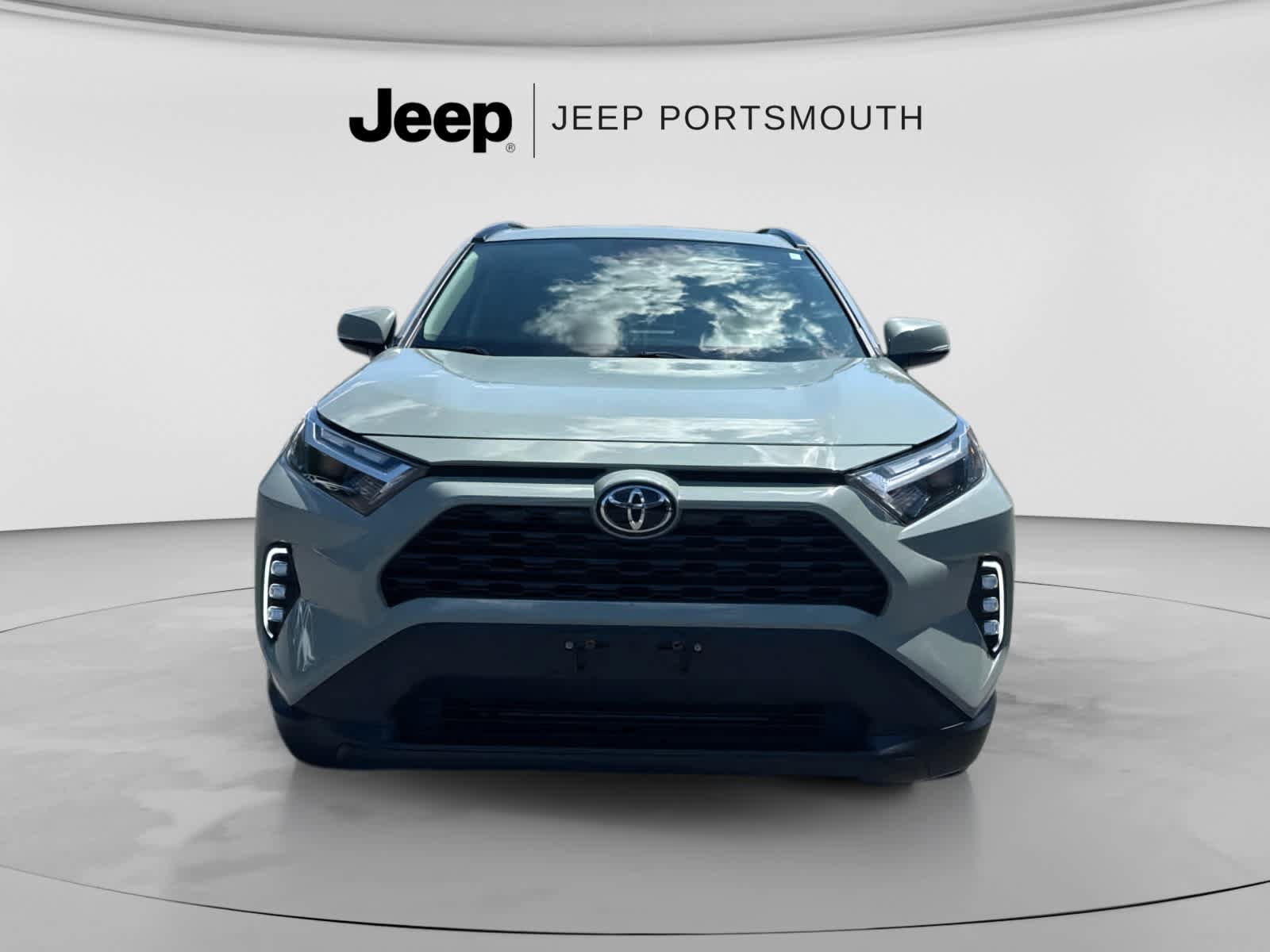 Used 2022 Toyota RAV4 XLE w/ Convenience Package AWD/4WD image 3