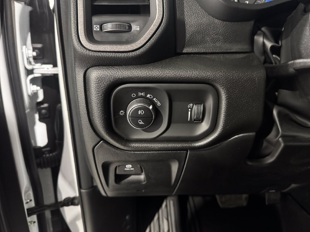 New 2026 RAM 1500 Warlock AWD/4WD image 34