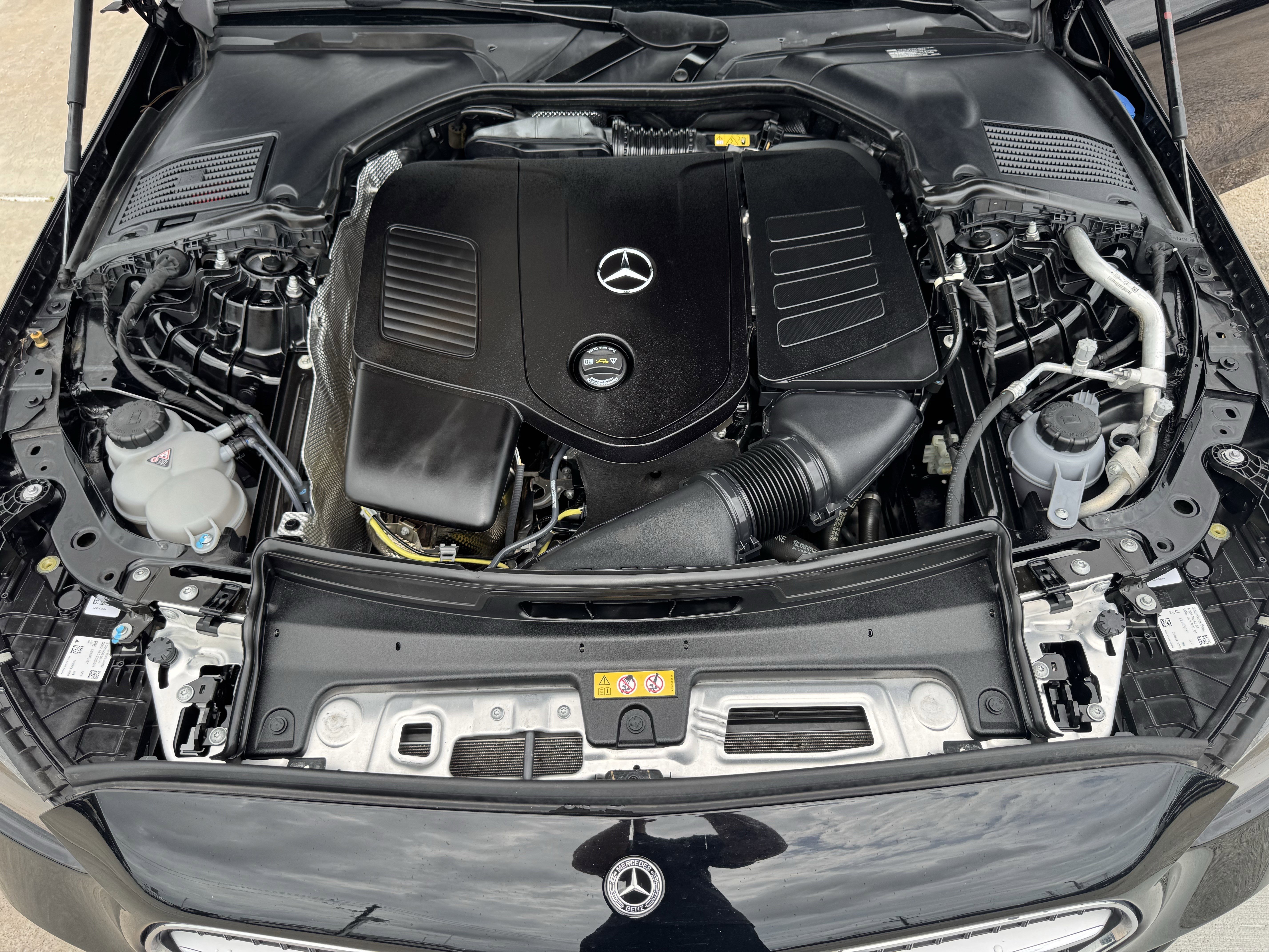 Used 2025 Mercedes-Benz C 300 4MATIC Sedan image 32