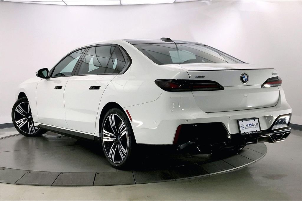 Certified 2023 BMW 760i xDrive AWD/4WD image 10