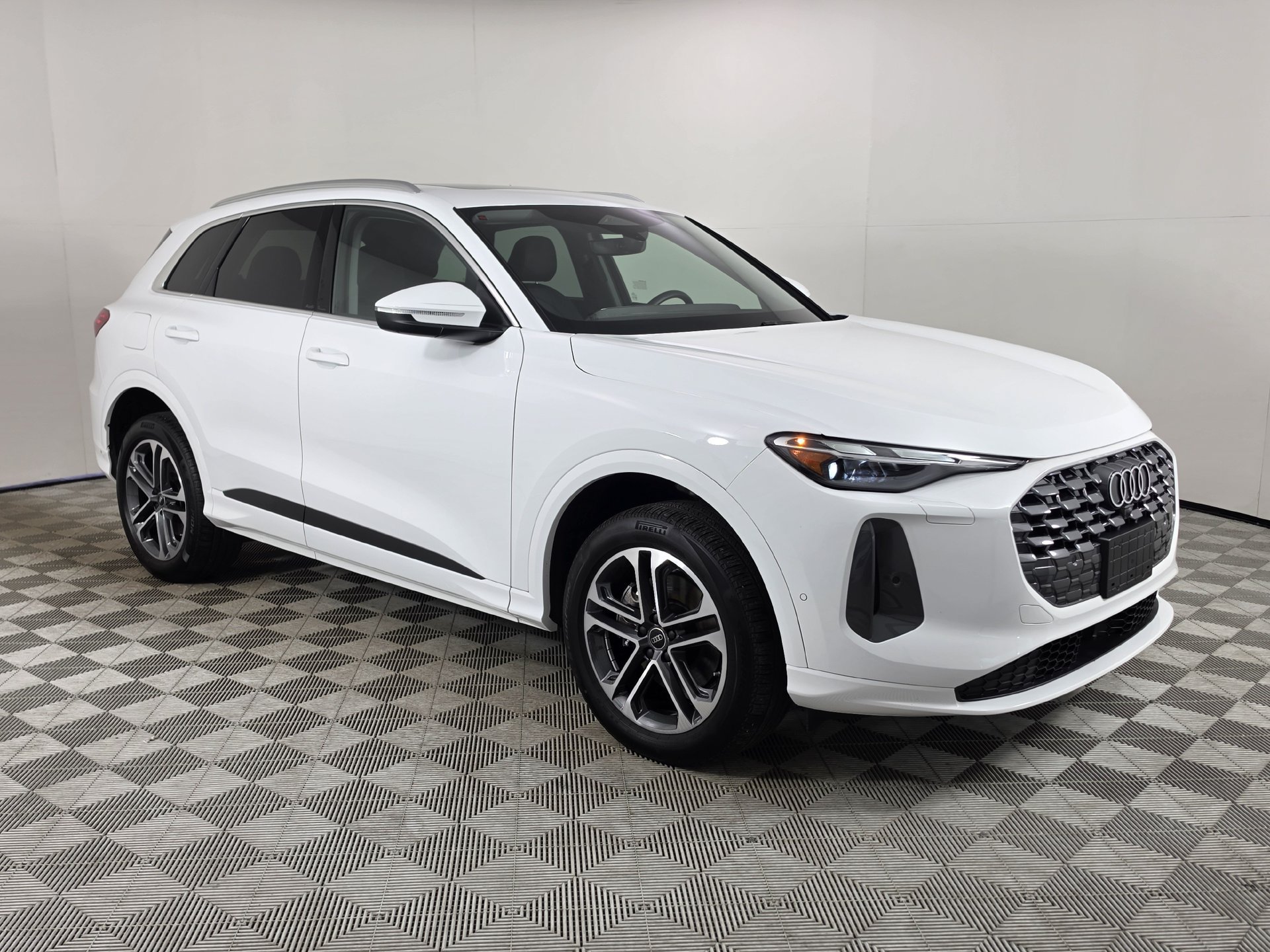 Certified 2025 Audi Q5 Premium w/ Convenience Package
