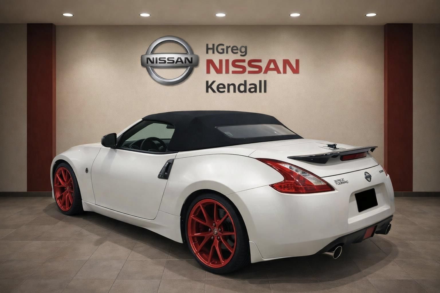 Used 2016 Nissan 370Z Touring RWD image 4