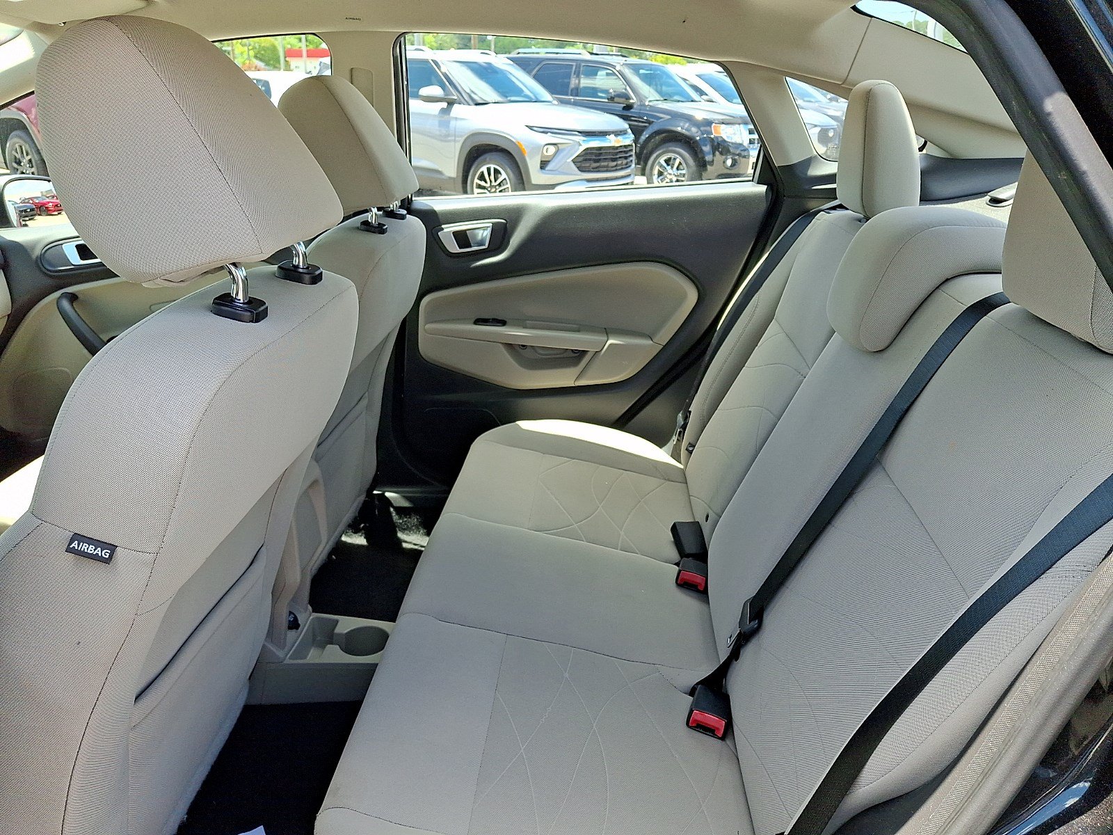 Used 2015 Ford Fiesta SE FWD image 9