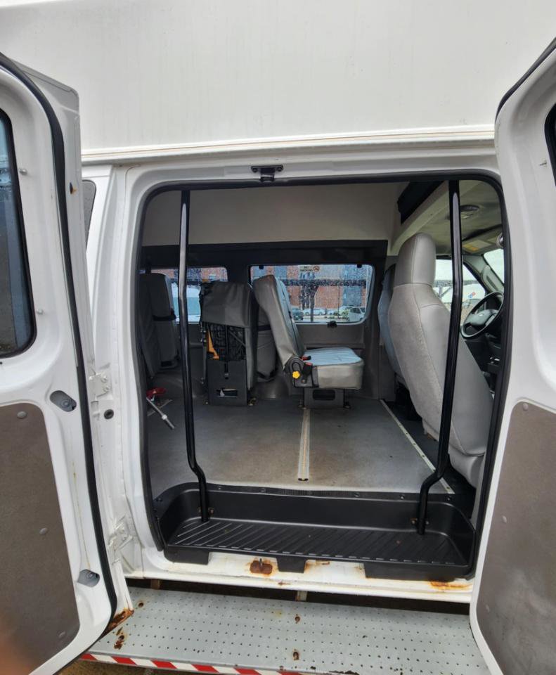 Used 2013 Ford E-150 and Econoline 150 Extended w/ PWR Group RWD image 12