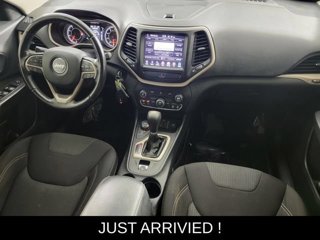 Used 2016 Jeep Cherokee Latitude AWD/4WD image 33