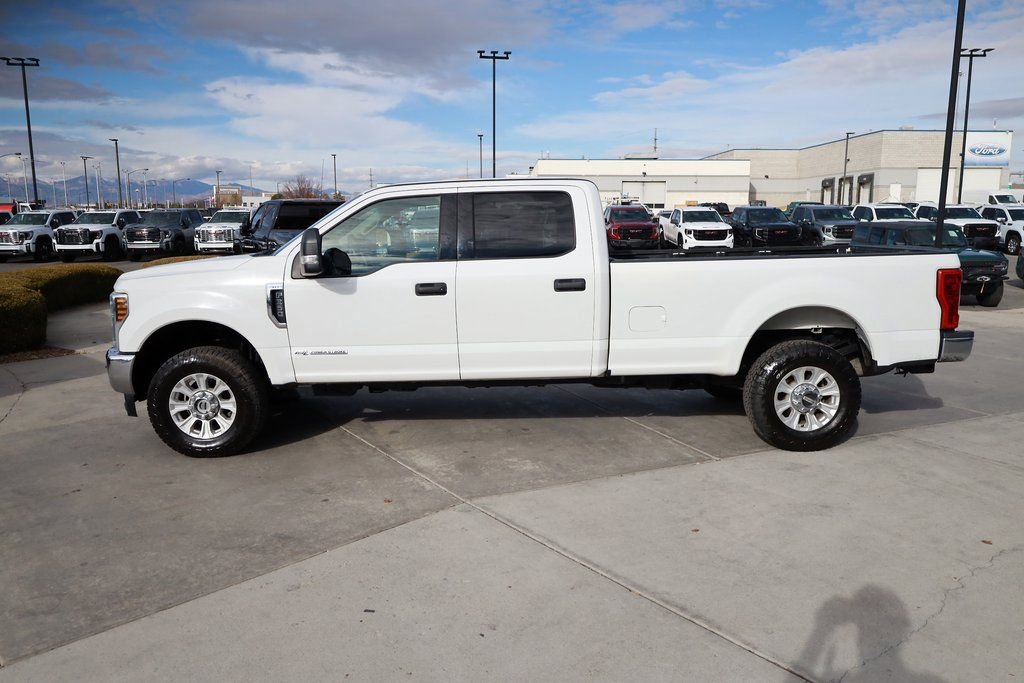 Used 2018 Ford F350 XLT image 3