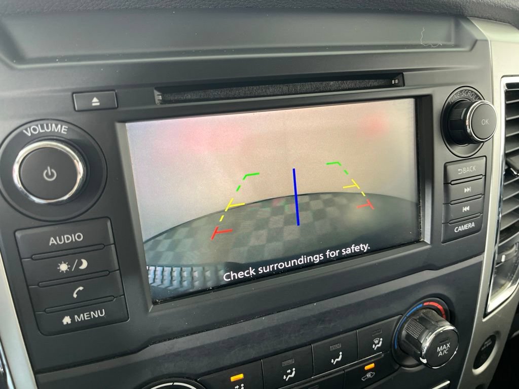 Used 2019 Nissan Titan SV RWD image 3