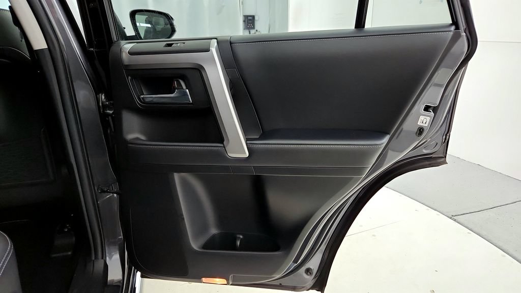 Certified 2022 Toyota 4Runner Limited AWD/4WD image 15