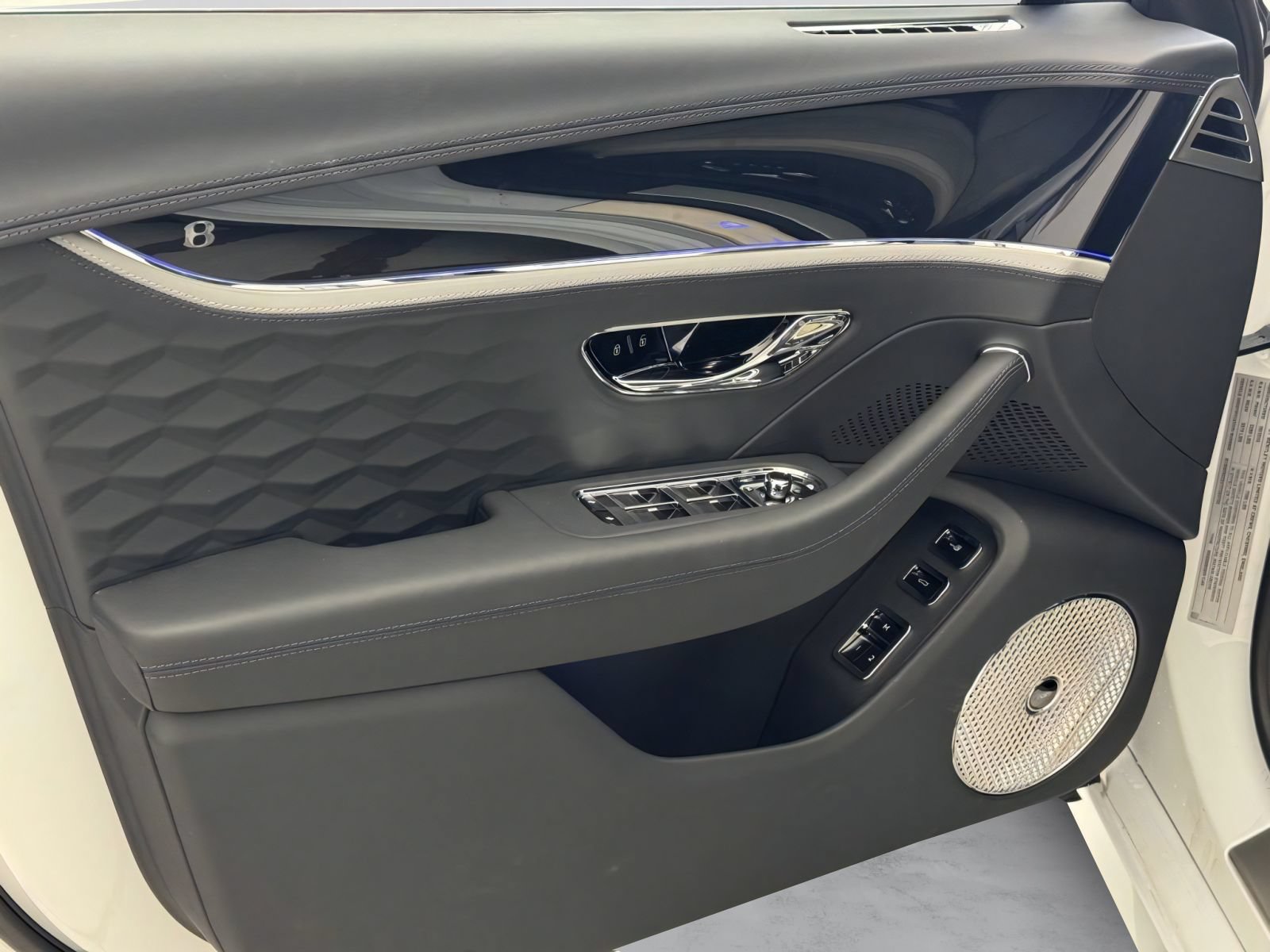 New 2026 Bentley Flying Spur Plug-In Hybrid AWD/4WD image 10
