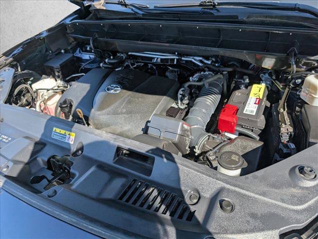 Used 2021 Toyota Highlander XLE FWD image 20