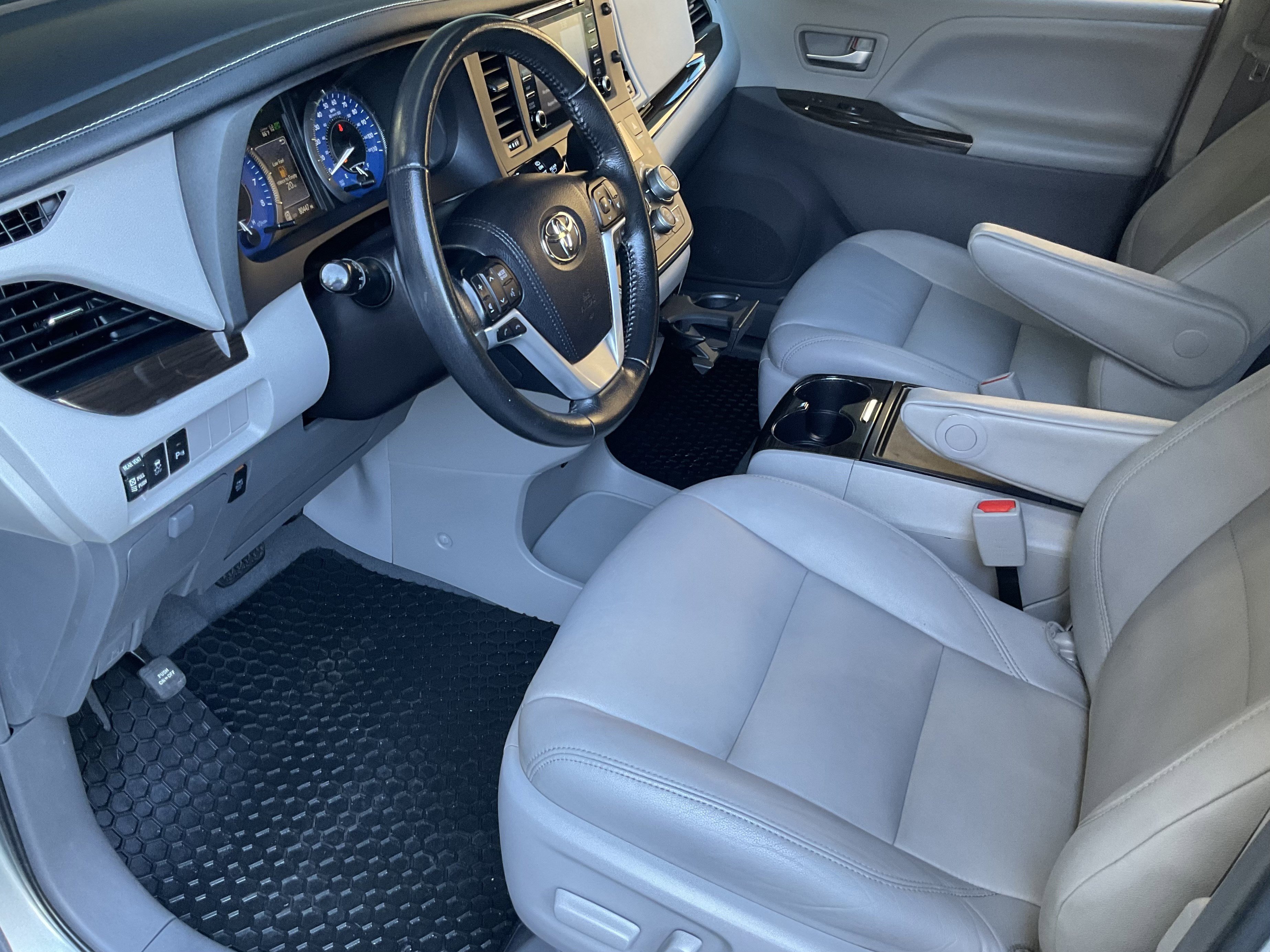 Used 2019 Toyota Sienna XLE w/ XLE Navigation Package AWD/4WD image 21