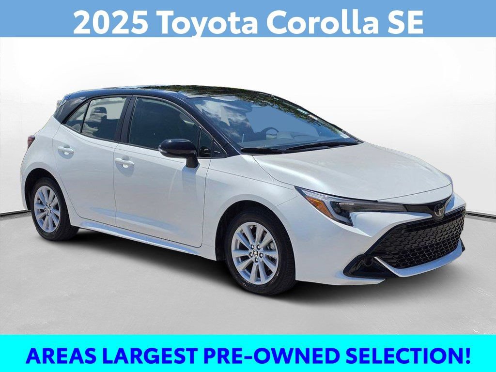 Certified 2025 Toyota Corolla SE w/ SE Package FWD image 3