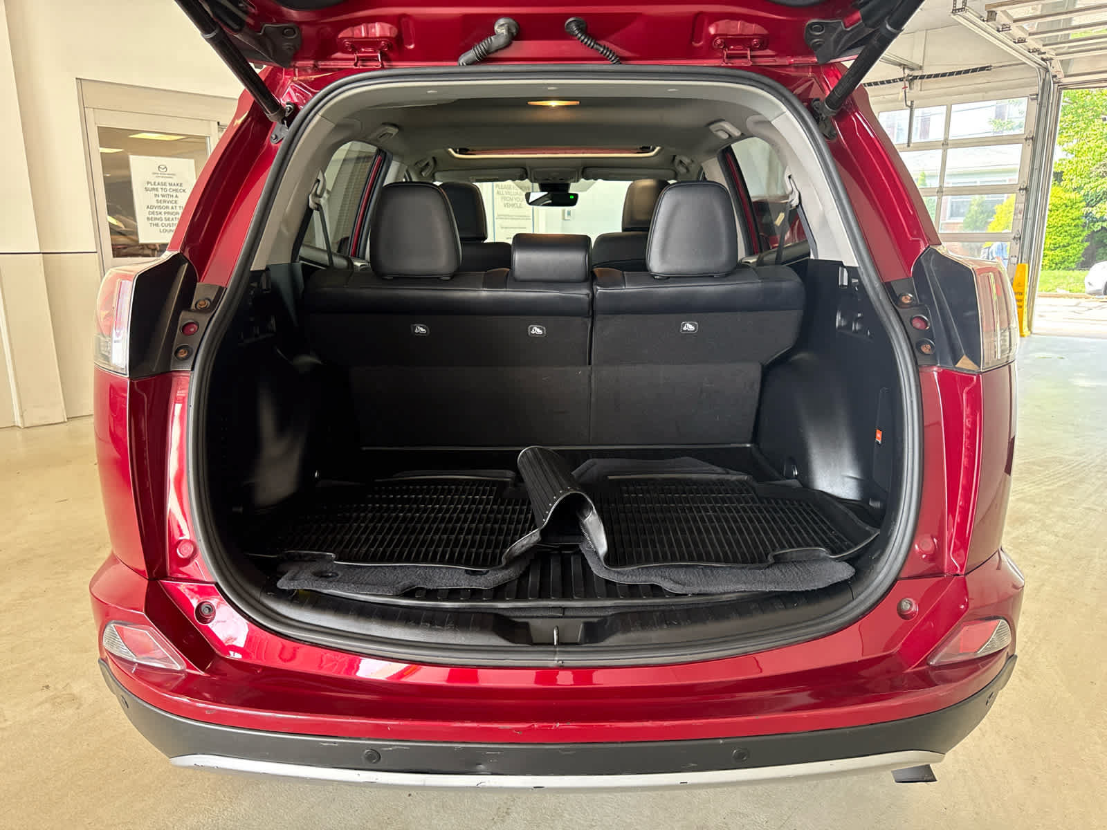 Used 2018 Toyota RAV4 Limited w/ Advanced Technology Package AWD/4WD image 21
