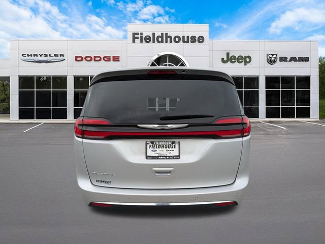 Used 2024 Chrysler Pacifica Touring-L FWD image 18