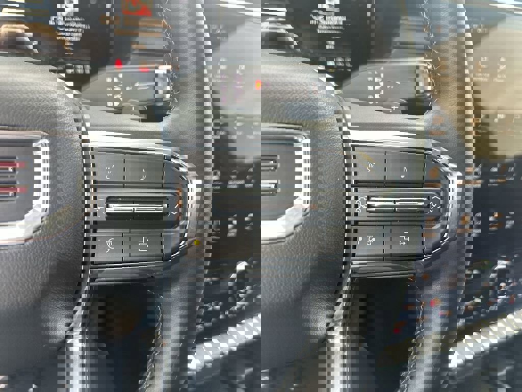 Certified 2025 GMC Acadia Elevation image 37