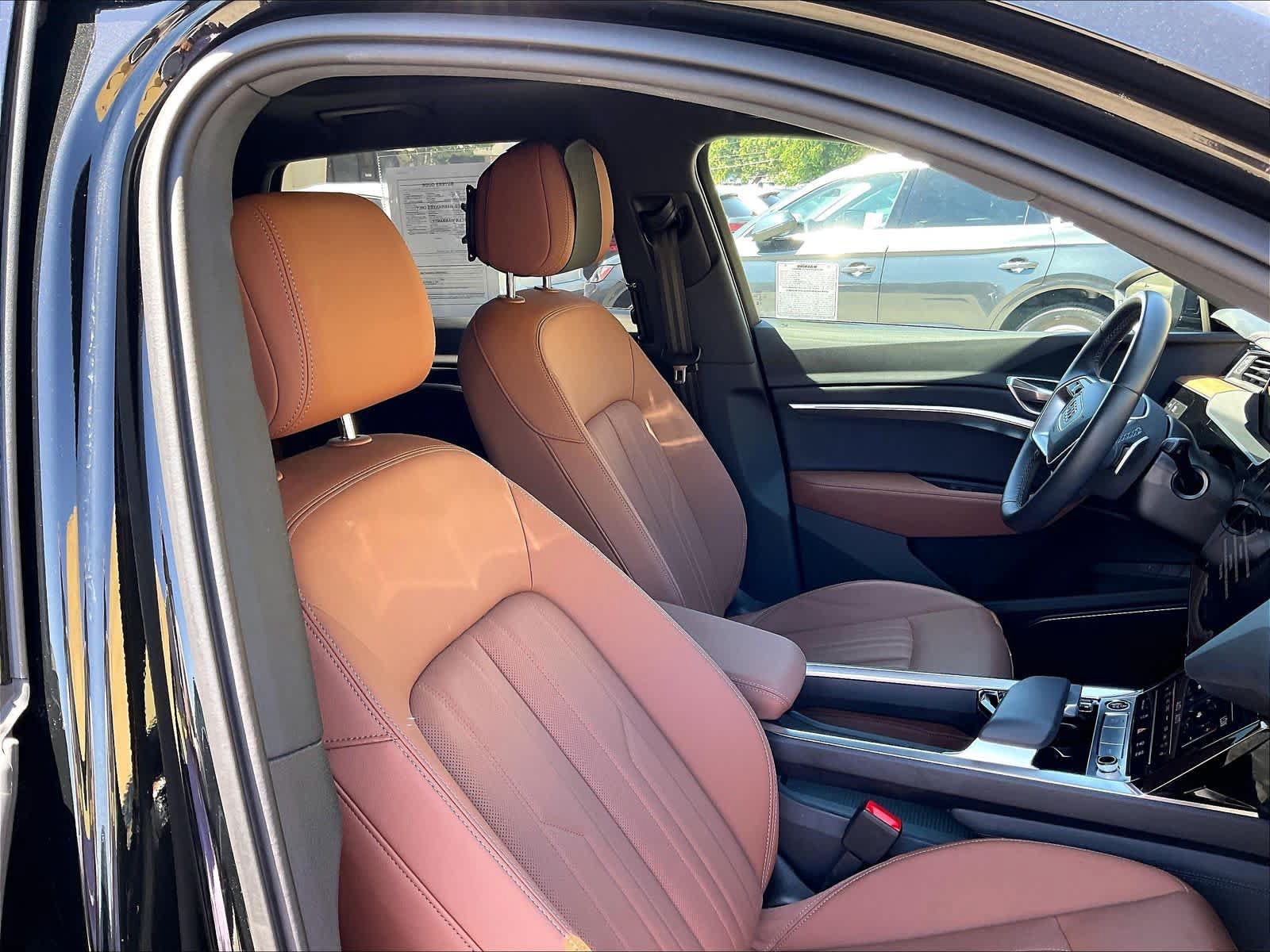 Certified 2024 Audi Q8 e-tron Premium Plus w/ Premium Plus Package AWD/4WD image 10