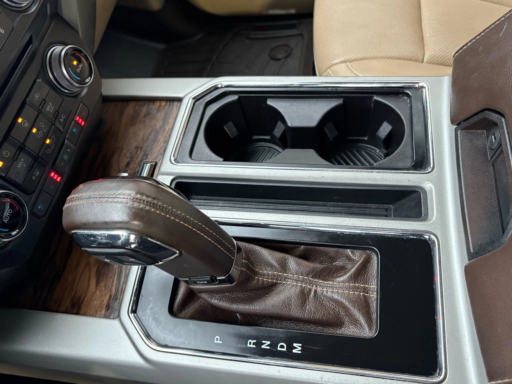 Used 2018 Ford F150 Lariat w/ Equipment Group 502A Luxury image 45