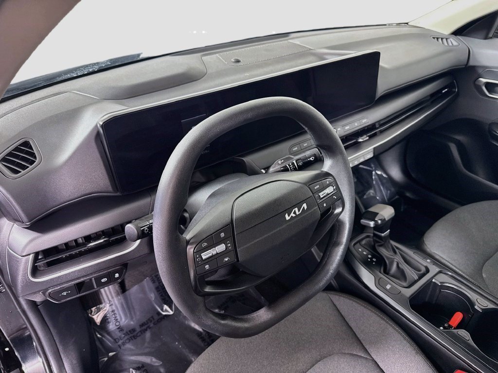 Used 2025 Kia K4 FWD image 22