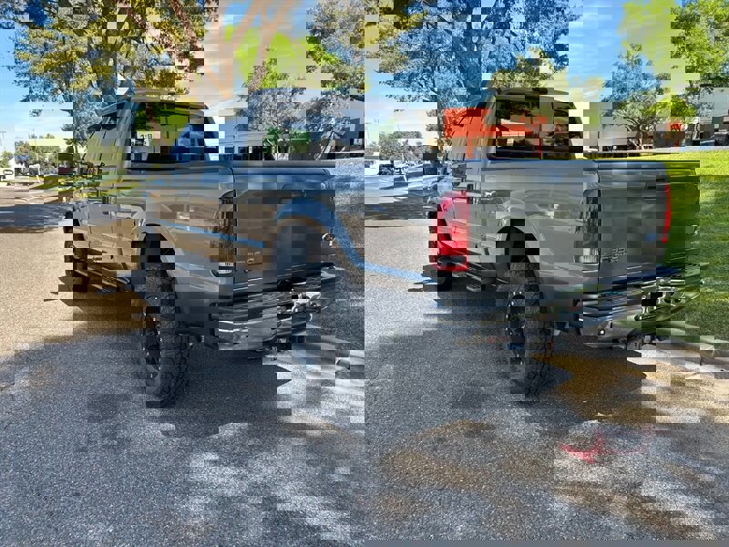 Used 2003 Ford F350 Lariat image 3