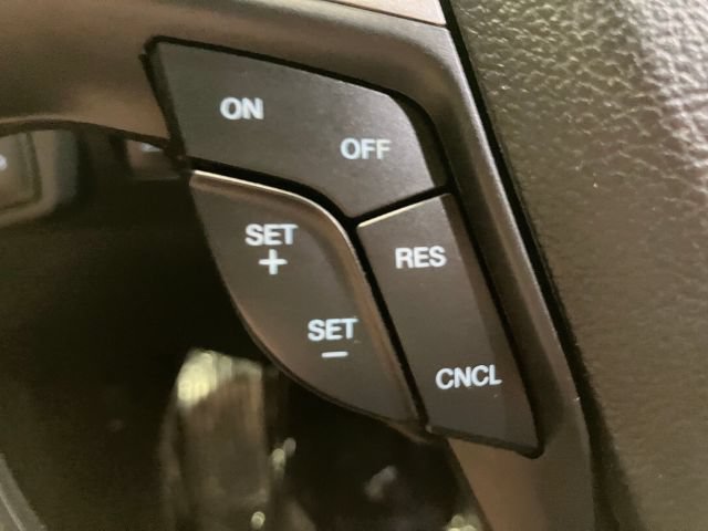 Used 2018 Ford Fusion SE w/ Fusion SE Technology Package FWD image 37