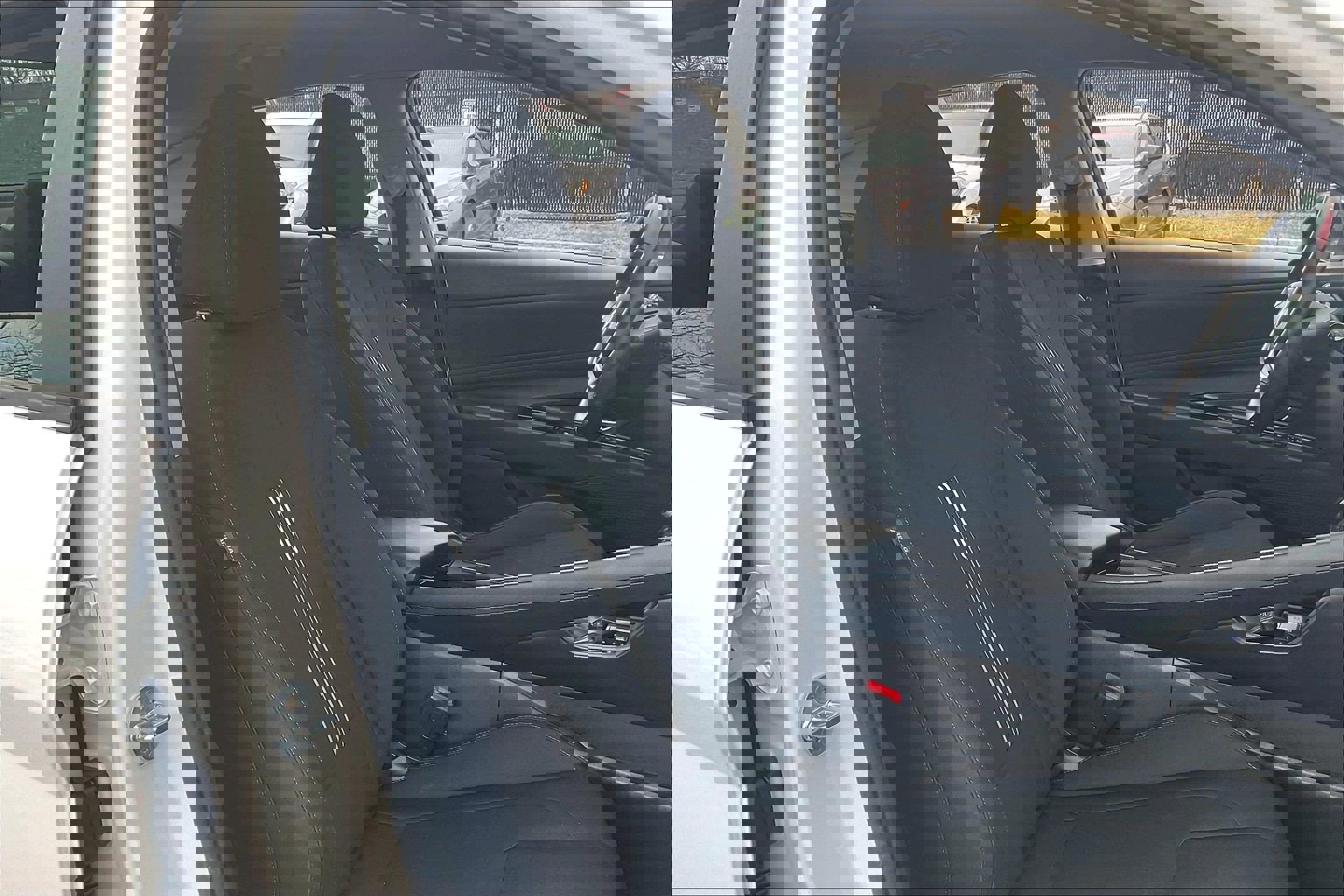 Used 2023 Hyundai Elantra SEL w/ Convenience Package image 9