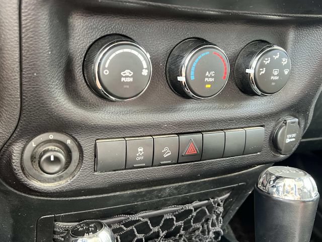 Used 2016 Jeep Wrangler Unlimited Sport w/ Quick Order Package 24S AWD/4WD image 27