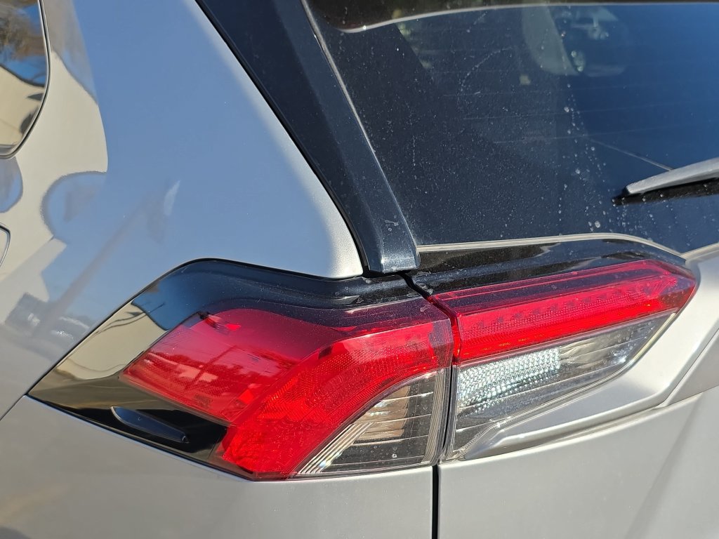 Used 2021 Toyota RAV4 Limited FWD image 16