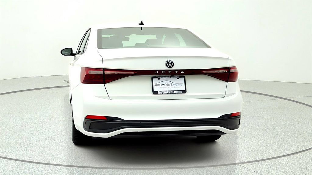 Used 2025 Volkswagen Jetta Sport FWD image 6