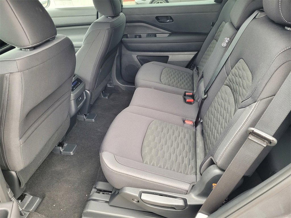 New 2025 Nissan Pathfinder SV w/ Cargo Package image 6
