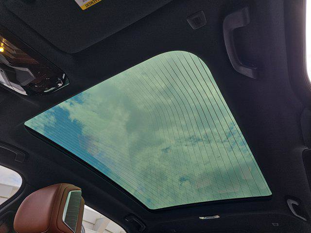 New 2026 BMW 750e xDrive w/ Executive Package image 30