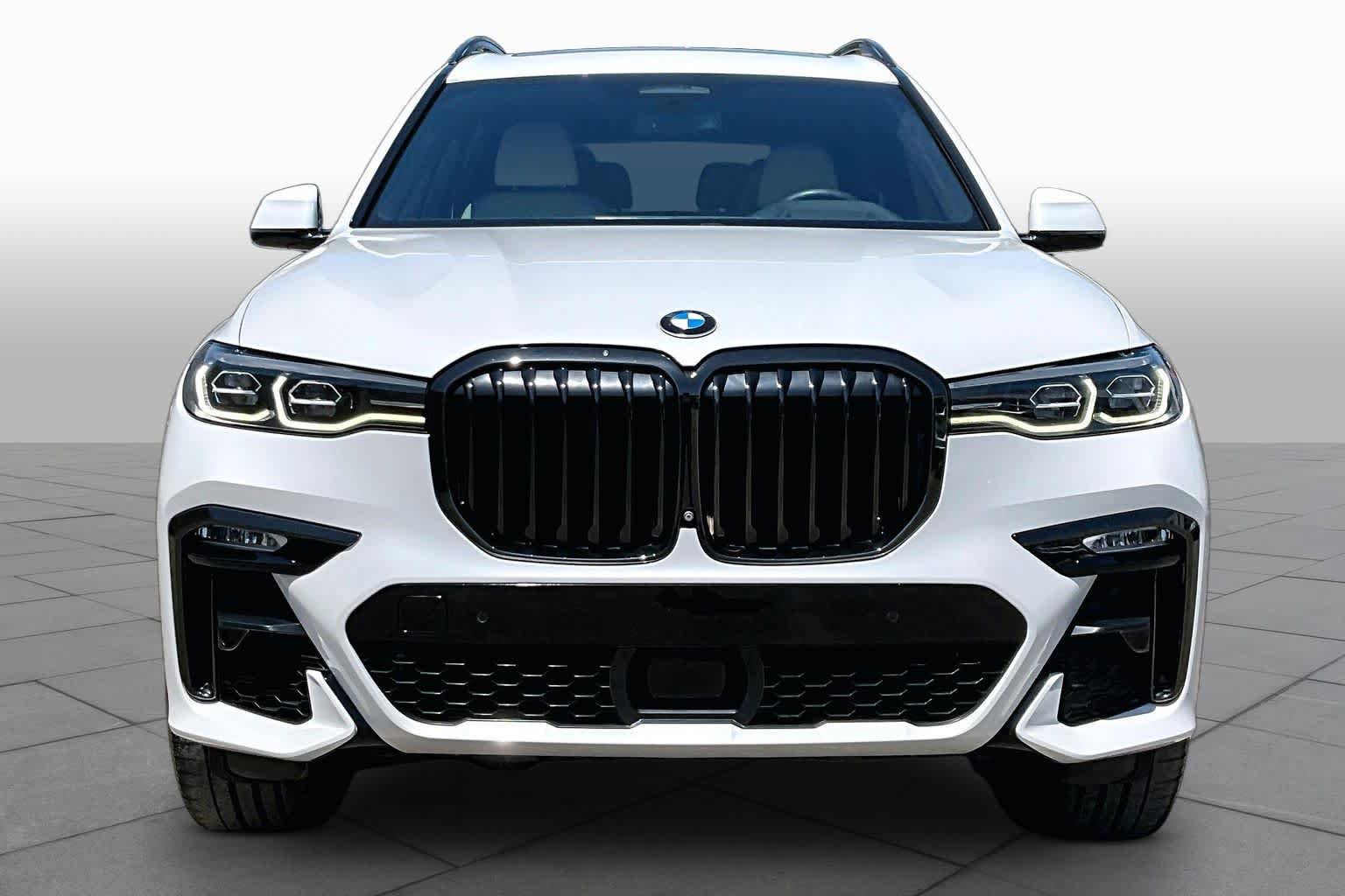 Used 2020 BMW X7 xDrive40i w/ M Sport Package AWD/4WD image 4