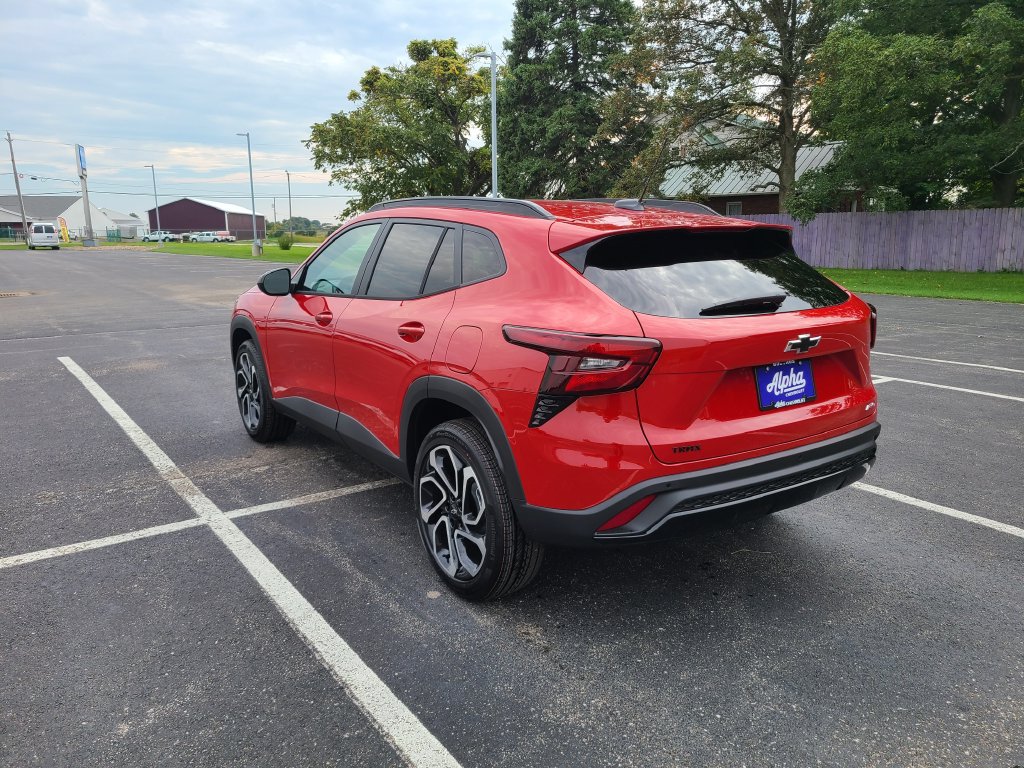New 2026 Chevrolet Trax RS w/ Driver Confidence Package FWD image 5