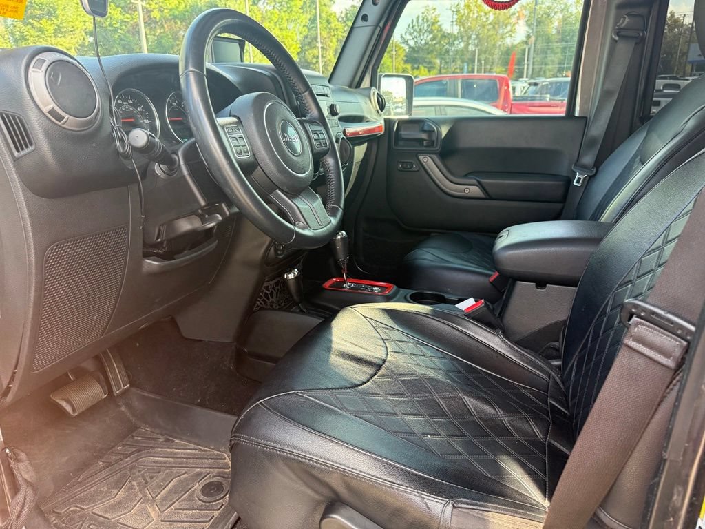 Used 2017 Jeep Wrangler Unlimited Rubicon w/ Connectivity Group AWD/4WD image 34