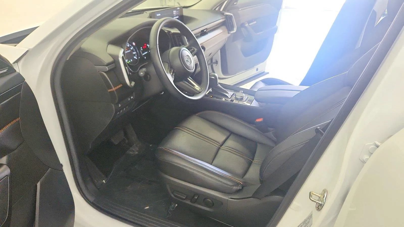 Used 2025 MAZDA CX-50 AWD 2.5 Hybrid w/ Premium Pkg image 14