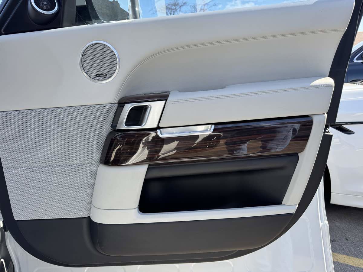 Used 2017 Land Rover Range Rover Supercharged image 35