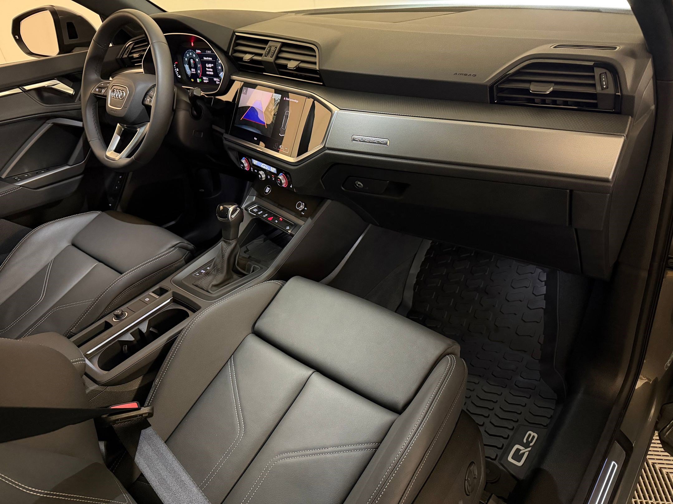 Certified 2025 Audi Q3 2.0T Premium w/ Convenience Package image 31